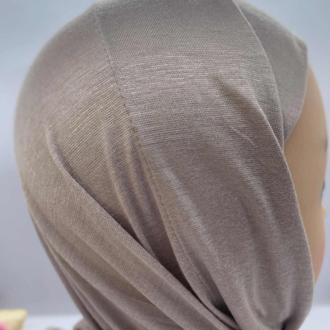 شال مثلث قطن كويتي مع جفسة - رمادي بيج فاتح