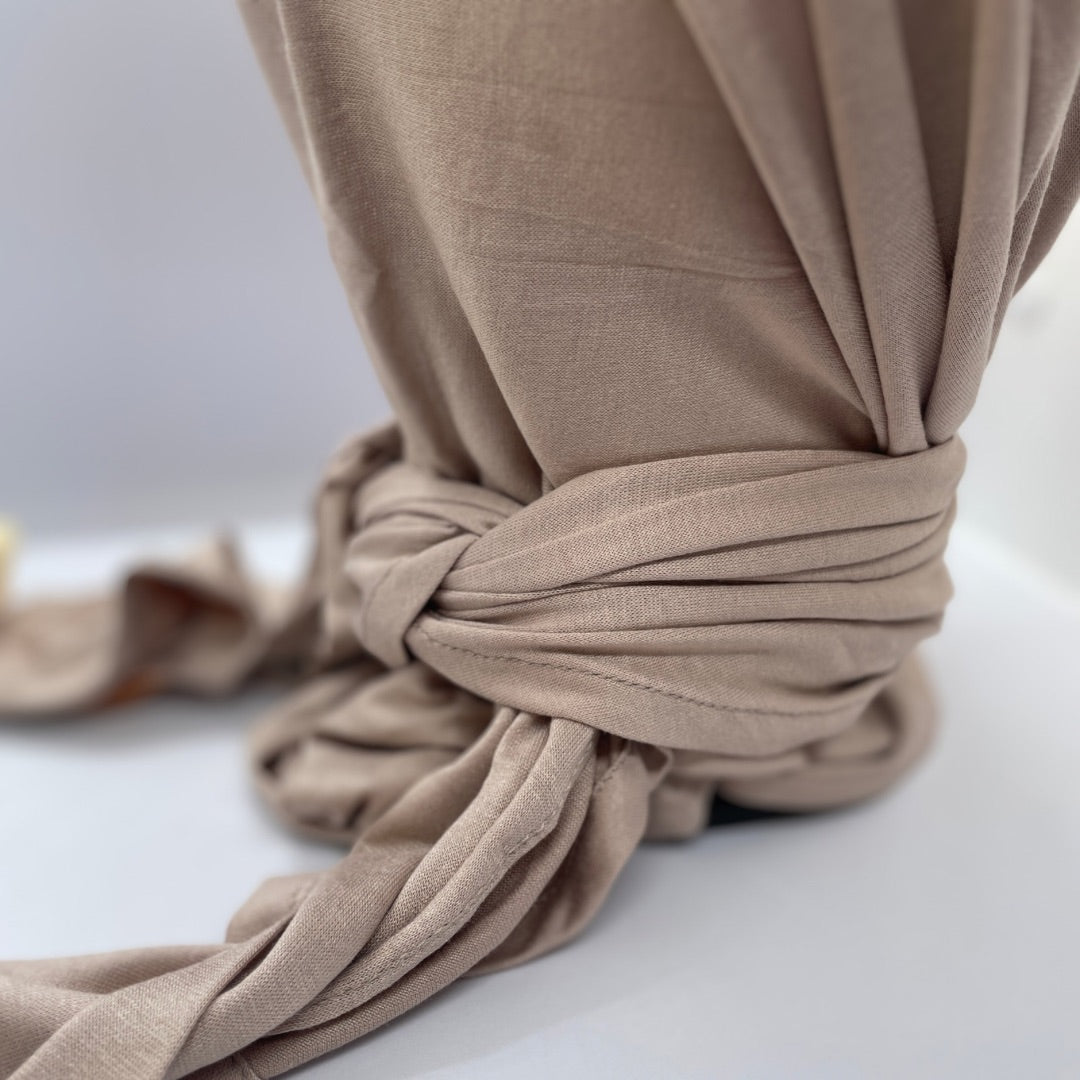 شال مثلث قطن كويتي مع جفسة - رمادي بيج وسط